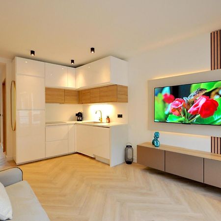 Monaco # Menton - 6 Persons - 2 Bedrooms - Full Renovated - Private Parking - Hypercenter - Clim - Beach And Sun Ментона Экстерьер фото