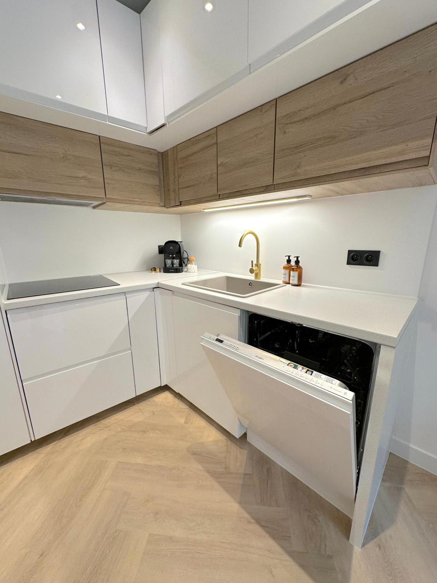 Monaco # Menton - 6 Persons - 2 Bedrooms - Full Renovated - Private Parking - Hypercenter - Clim - Beach And Sun Ментона Экстерьер фото